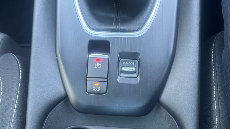 Nissan Qashqai 1.3 DiG-T MH N-Connecta 5dr Petrol Hatchback